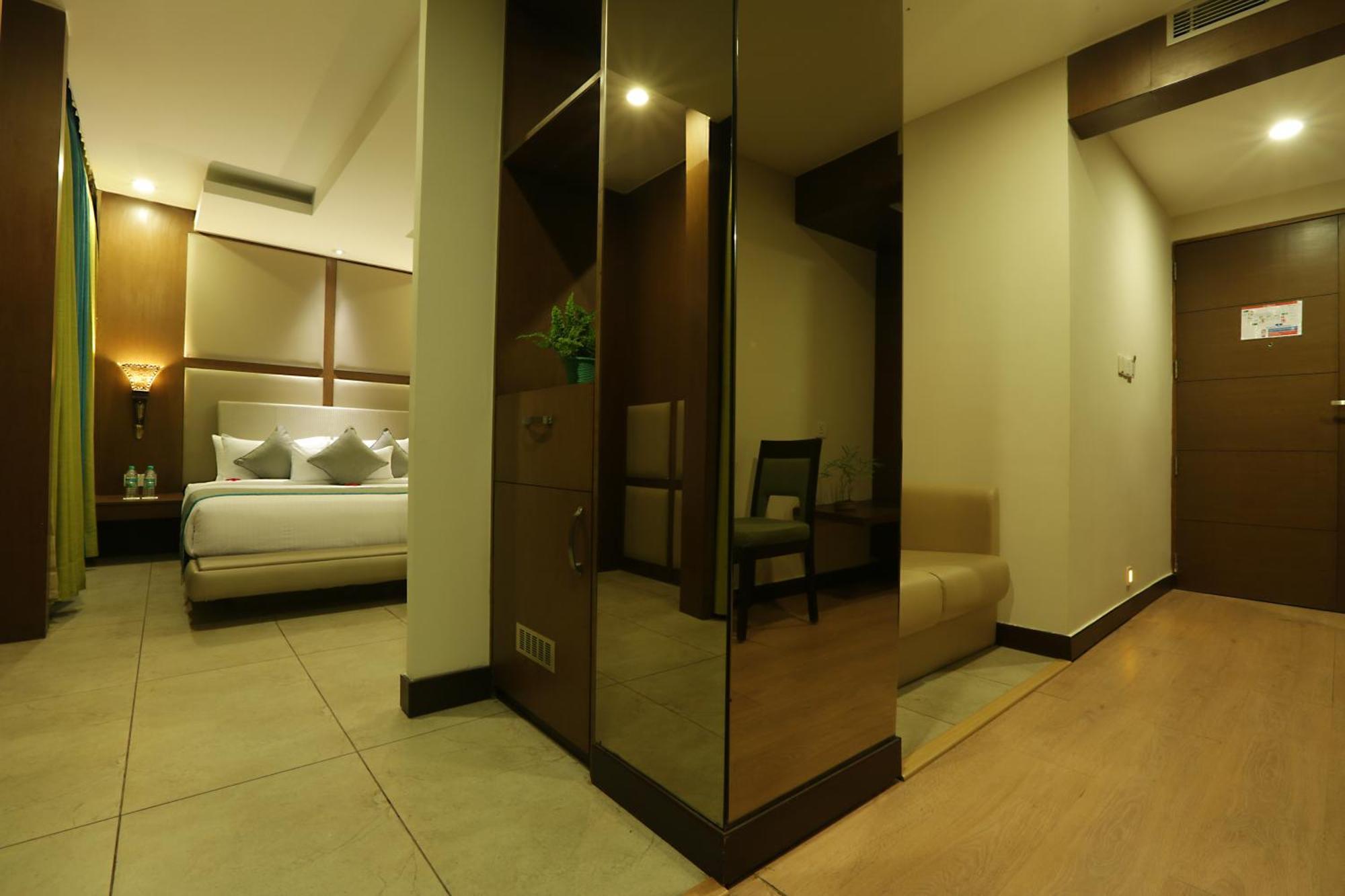 Hotel Prithvi Palace Aerocity Delhi Airport Neu-Delhi Exterior foto